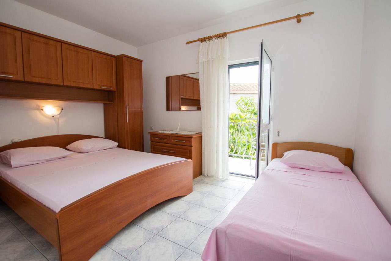 Apartments By The Sea Sucuraj, Hvar - 566 Экстерьер фото