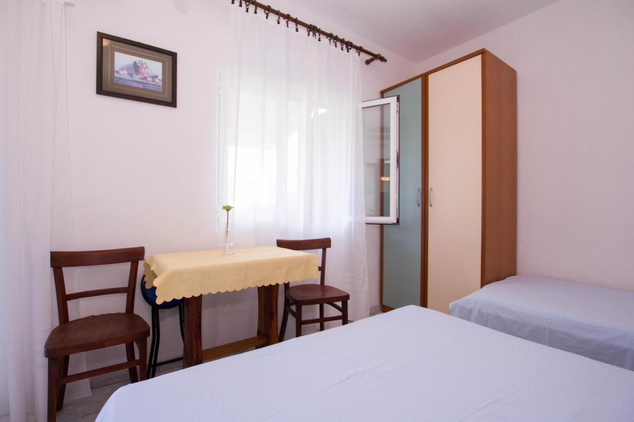 Apartments By The Sea Sucuraj, Hvar - 566 Экстерьер фото